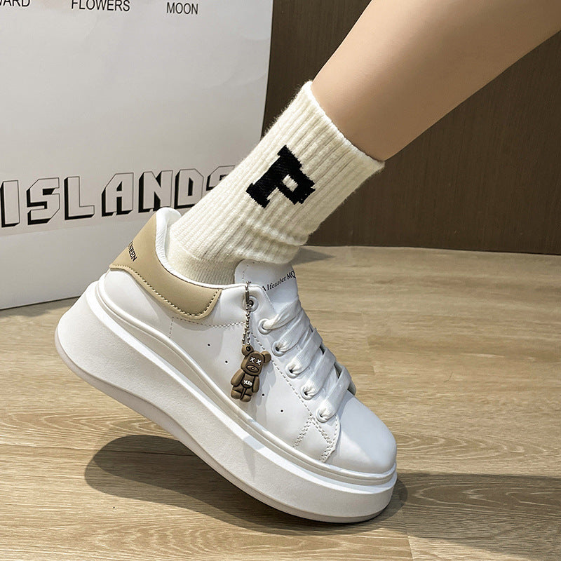 Dame Platform Sneakers med dekorativ bjørn vedhæng og komfortabel fodseng Stilla