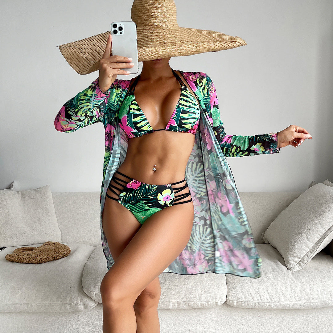 Dame Bikini-sæt med ekstravagante cut-outs og elegant kimono Stilla