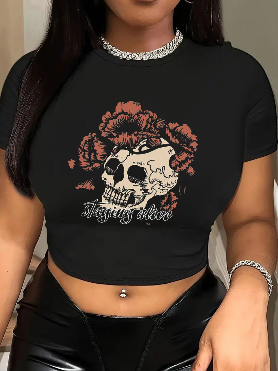 Dame Crop-T-Shirt med kreativt bjørnemotiv og sjovt citat Skovae
