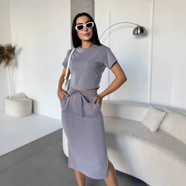 Kvinder casual to-delt sæt med cropped top og side-slids nederdel Skovae