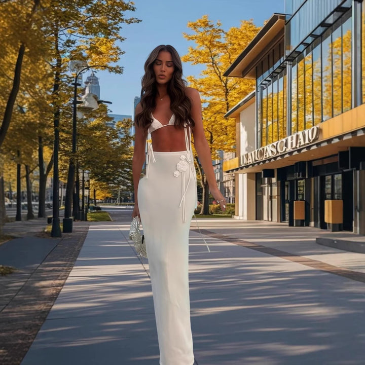 Dame elegant Maxikjole med off-shoulder design og florale applikationer Stilla
