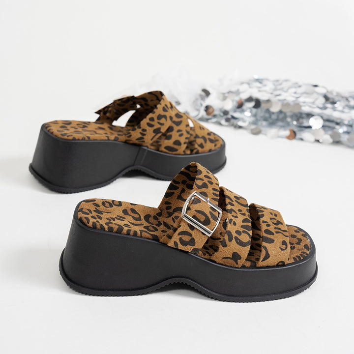 Dame Plateau-sandaler med stilfuld leo-print og komfortabel hælrem Stilla