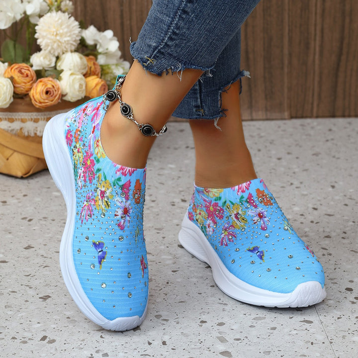 Dame Behagelige Slip-On Sneakers med moderigtige Blomsterbroderi og Rhinsten detaljer Stilla