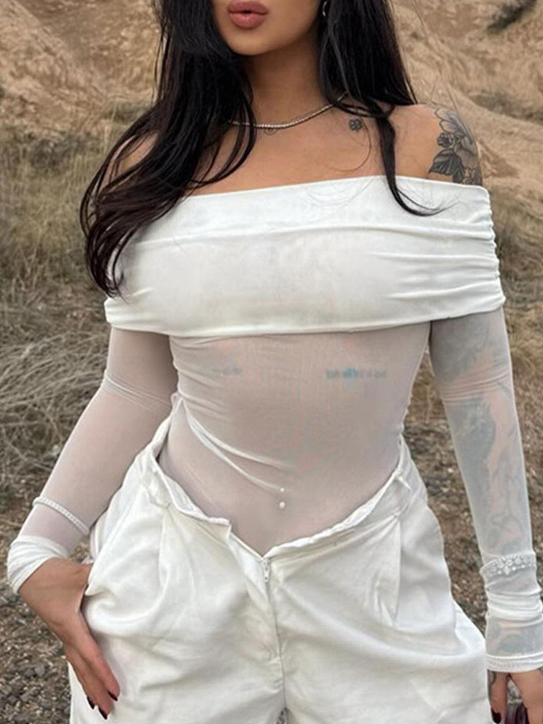 Dame Off-Shoulder Langærmet Bodystocking med transparente accenter Skovae