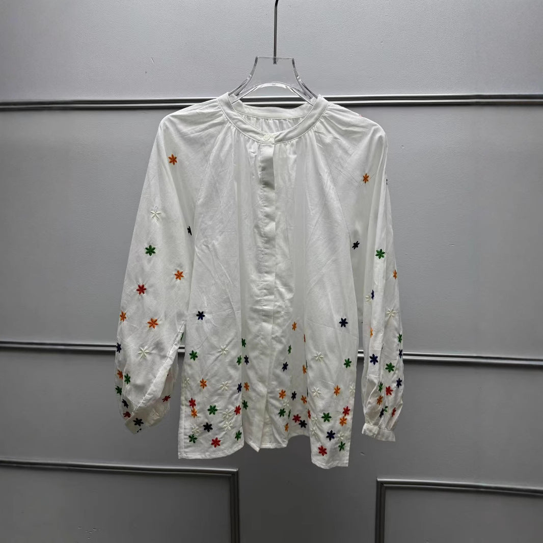 Damebluse med blomstermotiv og rynket ærme Stilla