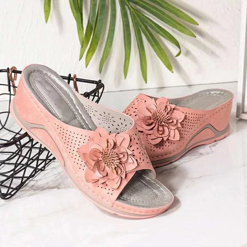 Dame wedge-sandaler med blomsterapplikation og åndbar sål Stilla