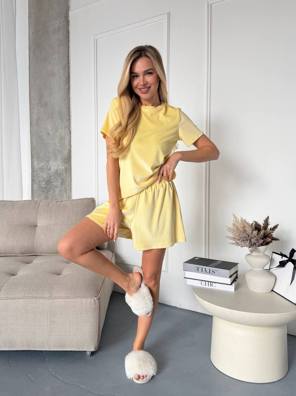 Kvindernes loungewear sæt lavet af luksuriøs velour med elastisk talje Skovae