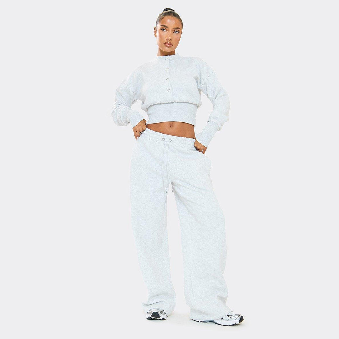 Kvinders komfortable cropped sweatshirt og løstsiddende træningsbukser sæt Skovae
