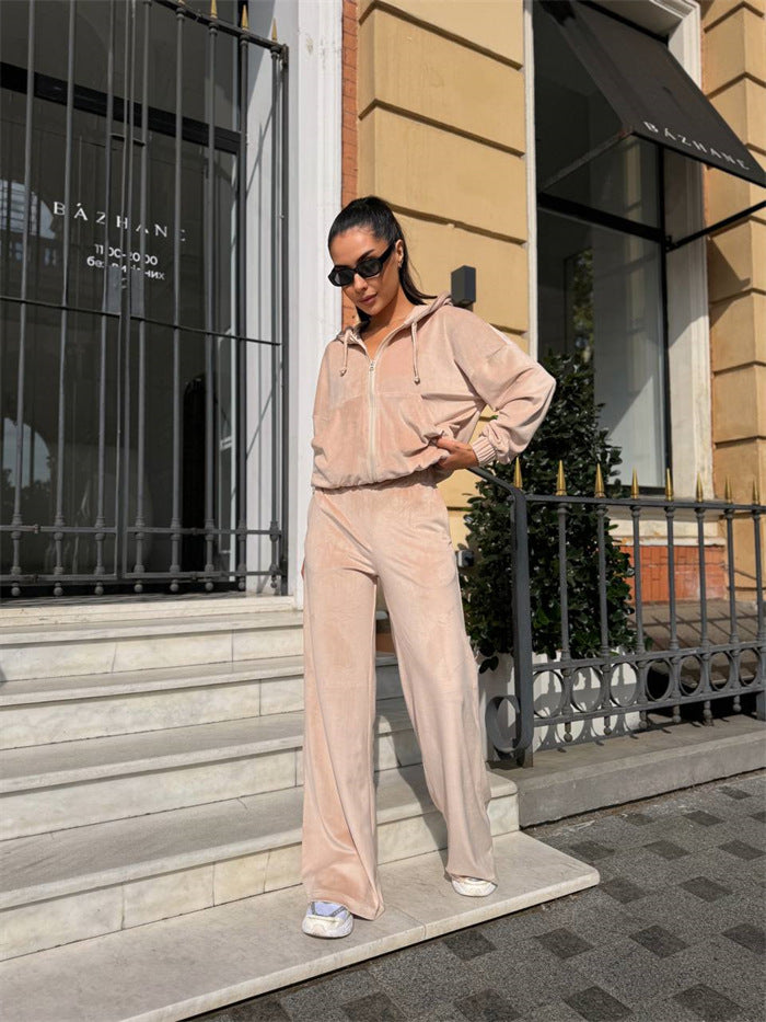 Kvindernes stilfulde sports loungewear sæt med blødt, hyggeligt stof og afslappet pasform Skovae