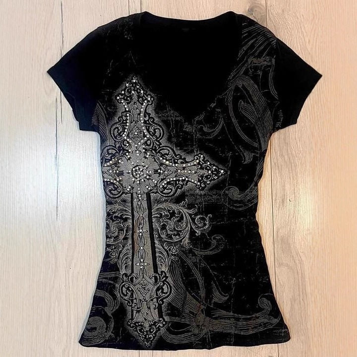 Dame T-shirt med detaljeret korsdesign og rhinestone-accents Skovae