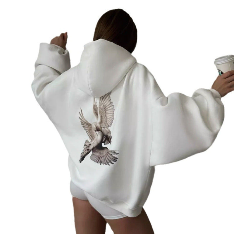Dame hoodie med kunstnerisk fugledesign og afslappet pasform Skovae