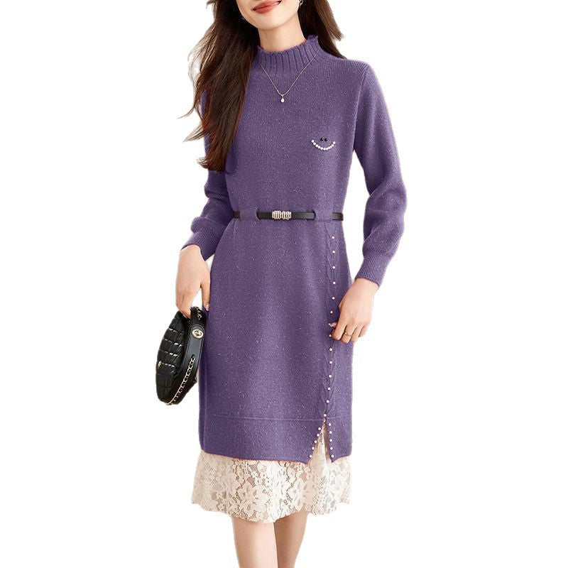 Kvinderne strikkjole med fashionable perledetaljer og et elegant bælte Stilla