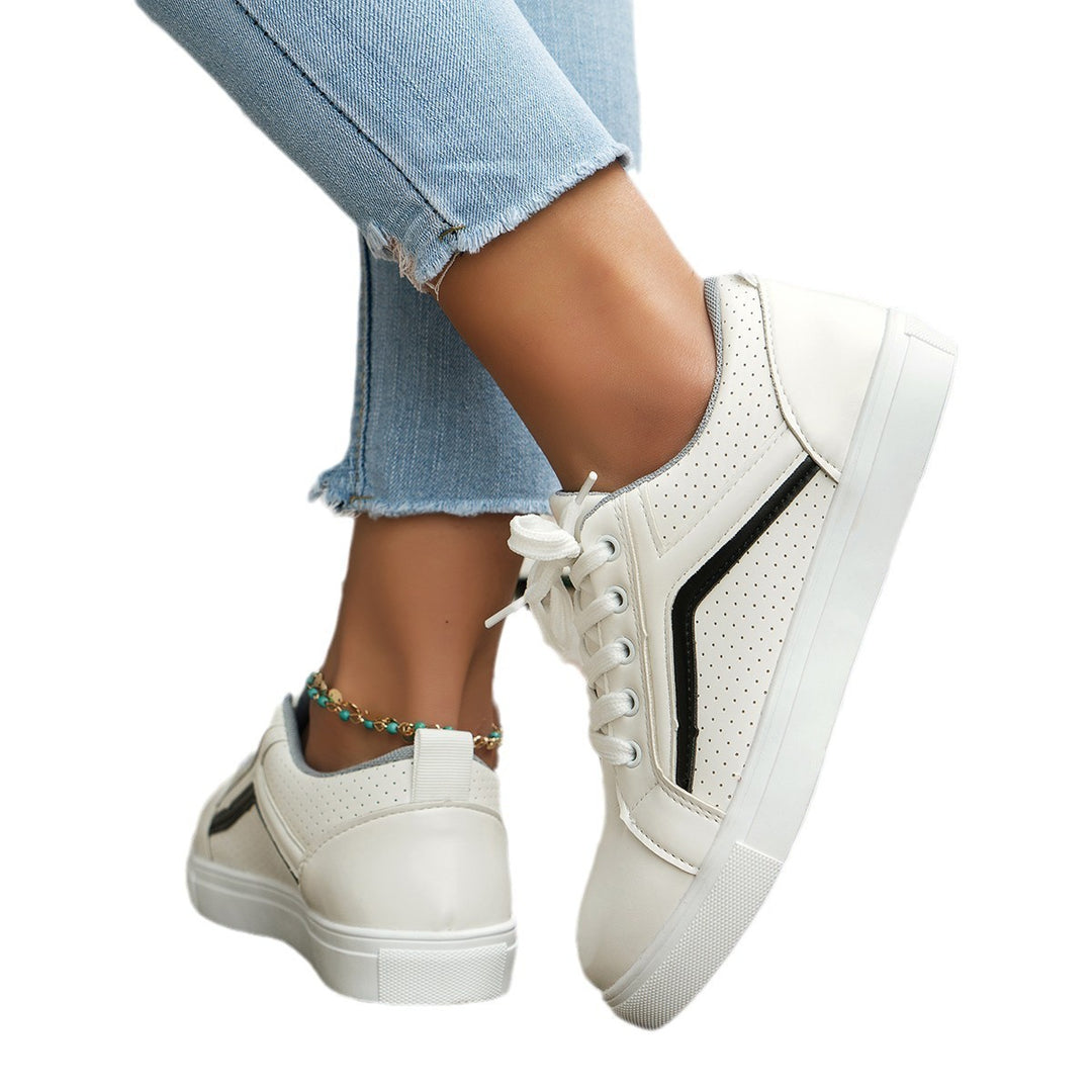 Damer Mode Sneakers med perforeret overflade og fleksibel sål Stilla
