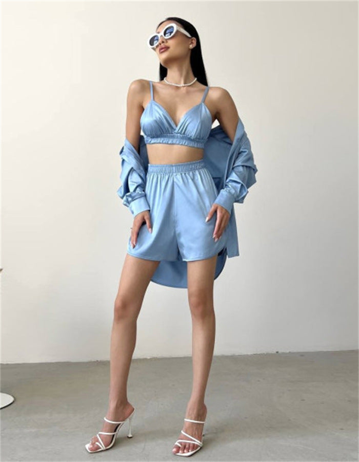Kvinders fashionable sæt lavet af glat bluse top og korte bukser Skovae