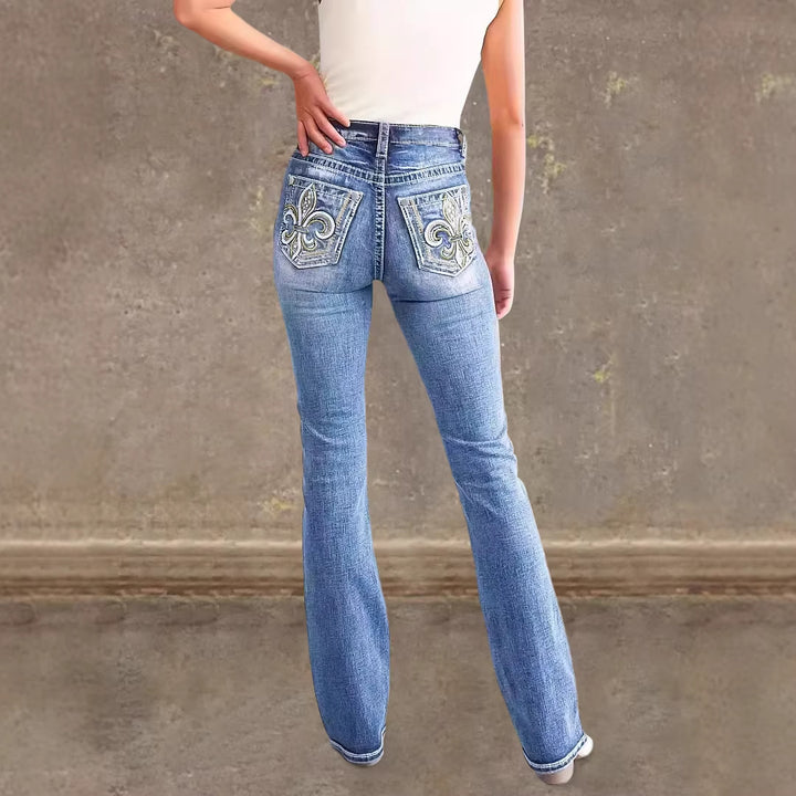 Dame udvidede jeans i vintage stil med kvalitetsdetaljer og raffineret broderi Skovae