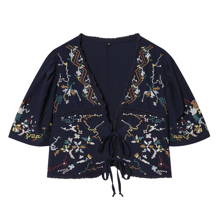 Dame kort bluse med plads til elegante bind Skovae