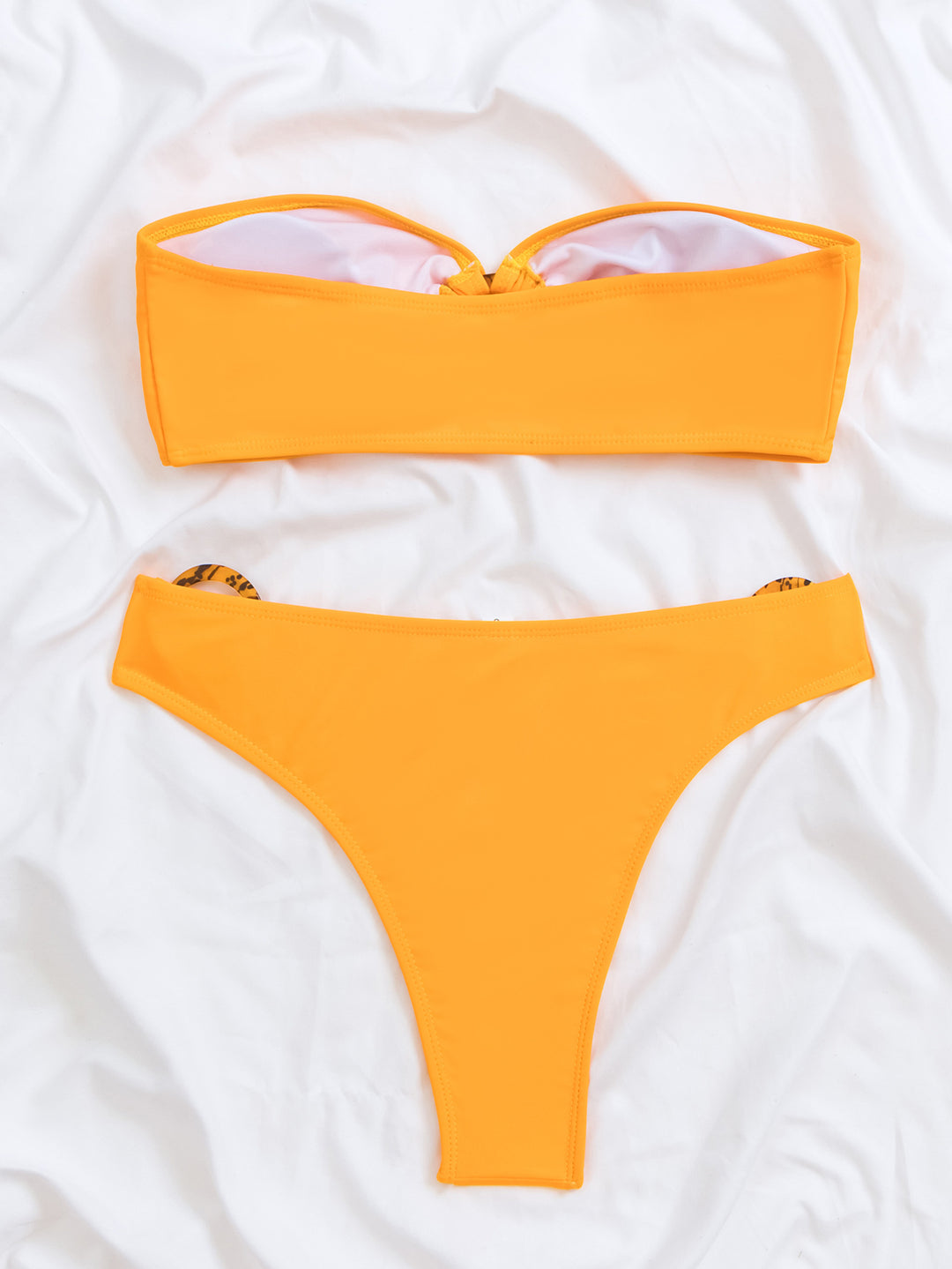 Dame Bandeau-bikini med stilfulde raffinerede ringdetaljer og højt snit Stilla