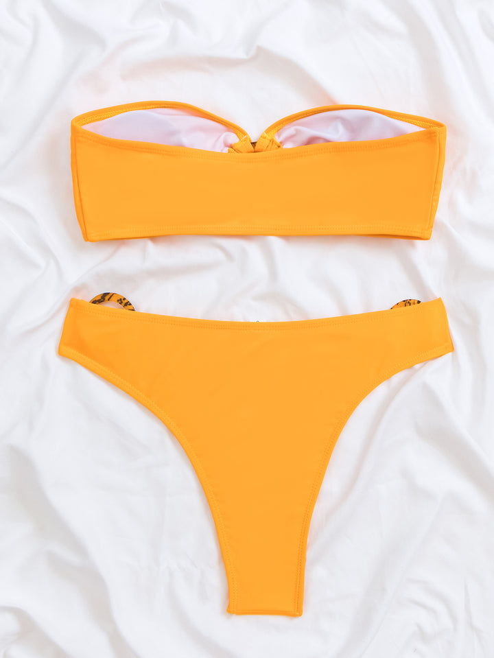Dame Bandeau-bikini med stilfulde raffinerede ringdetaljer og højt snit Stilla