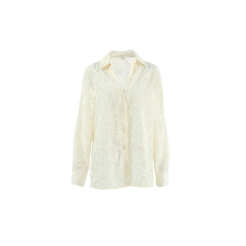 Damebluse med unikke flæsedetaljer og transparent udseende Stilla