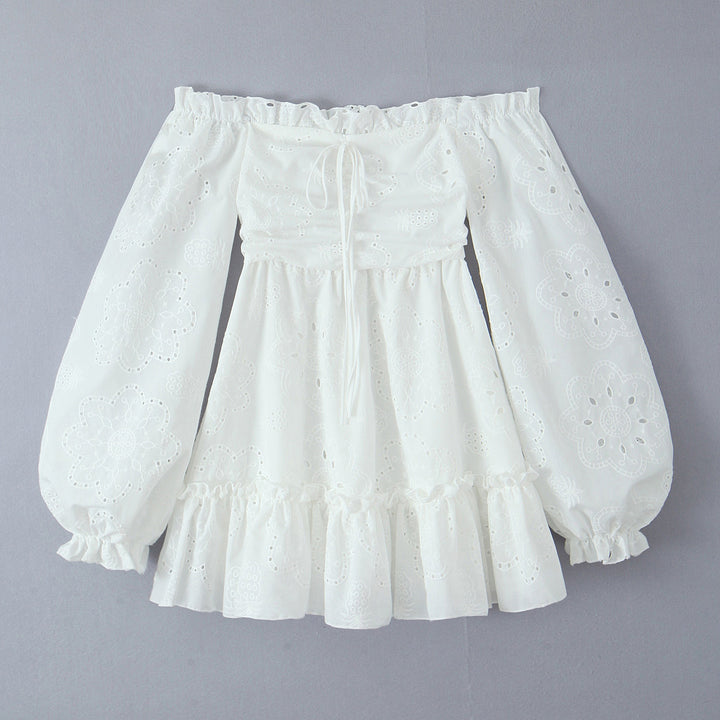 Dame Off-Shoulder Minikjole med voluminøse ærmer og blomsterformet hulmønster Stilla