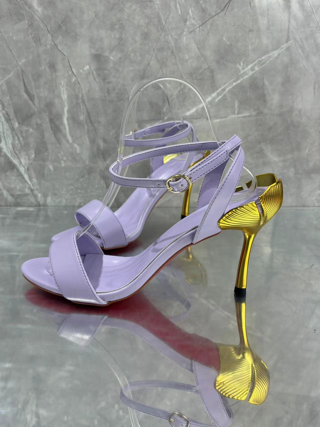 Femme Elegante Transparent Stilettohæle med Dekoreret Riemchen Stilla