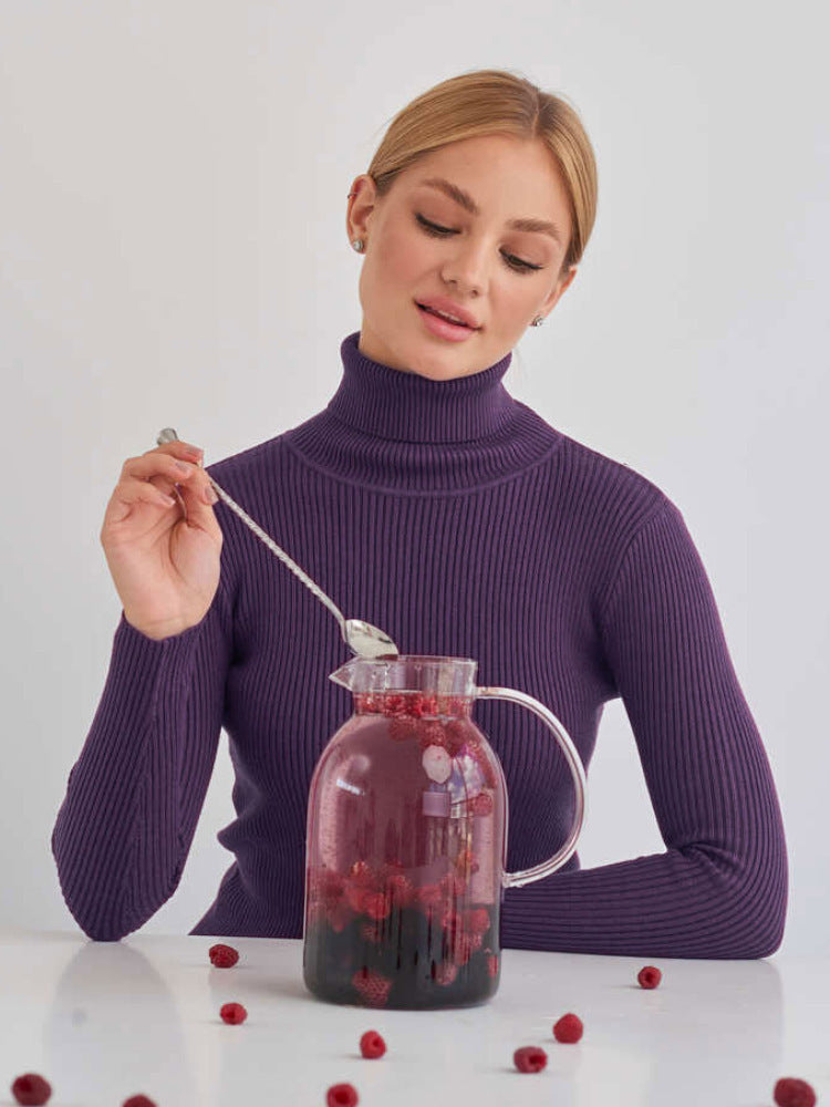 Kvinders lang sweater med høj krave og fin ribbet tekstur Stilla