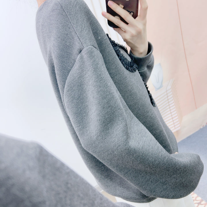 Dame sweatshirt med dekorativt flæse design Stilla