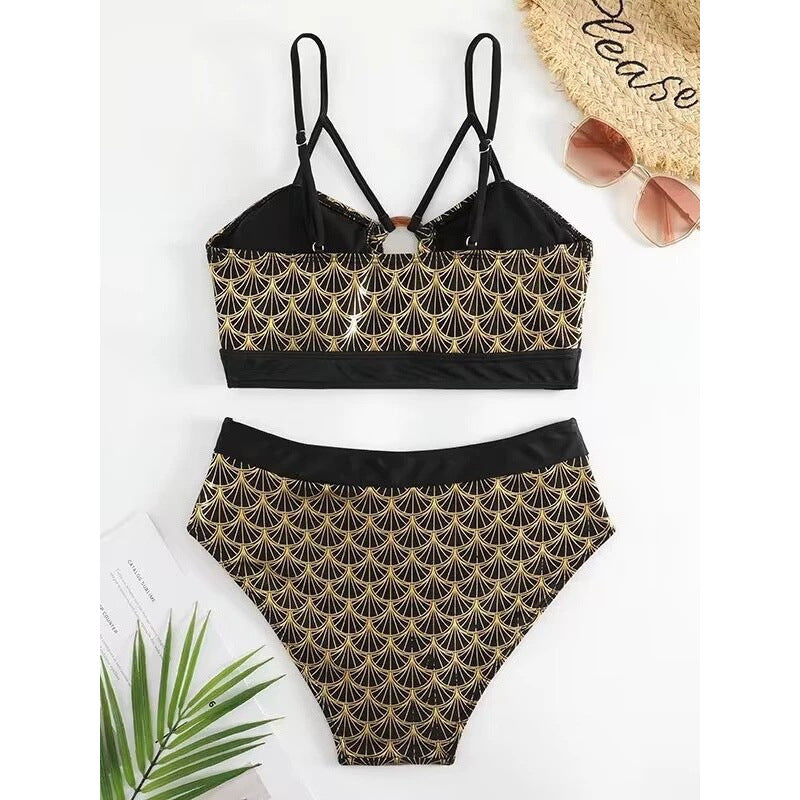 Dame triangel-bikini med elegant snit og moderne accenter Skovae