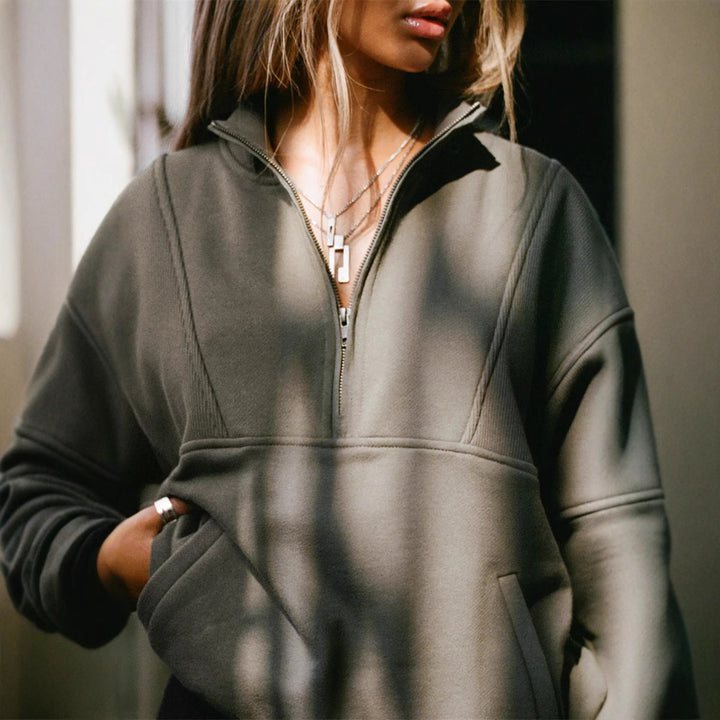Kvindernes hoodie med moderne stående krave og fremragende pasform Skovae