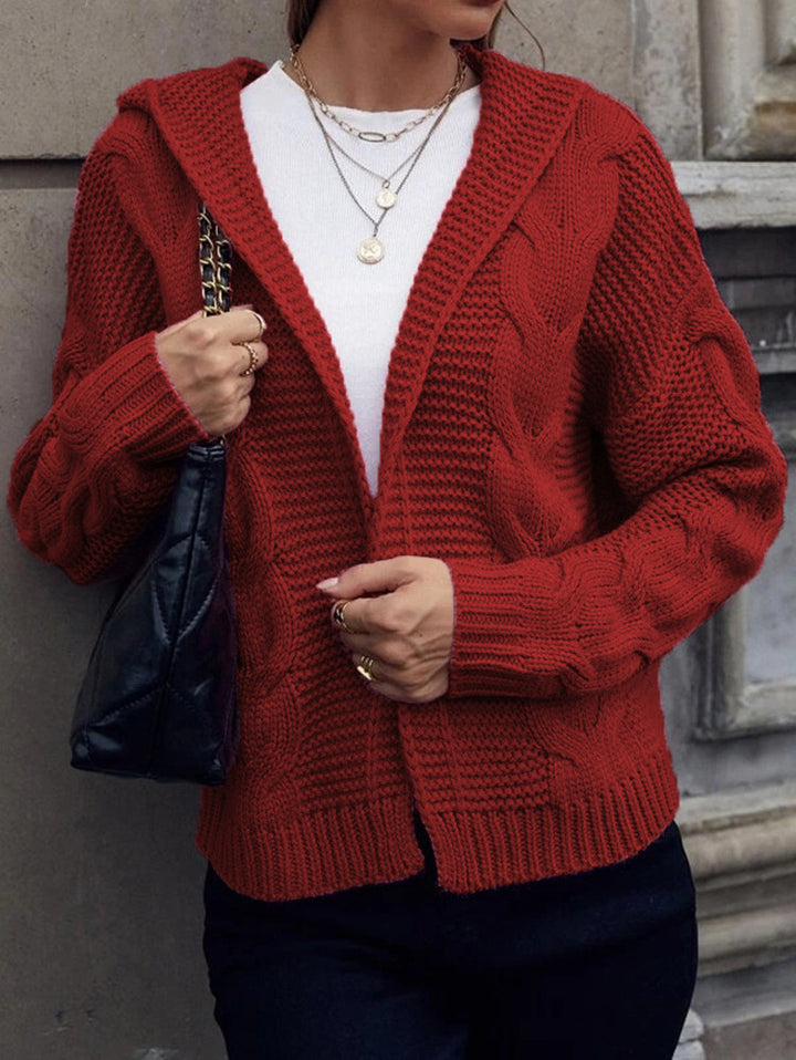 Kvinders chunky strik cardigan med hætte og struktureret kabelmønster Stilla