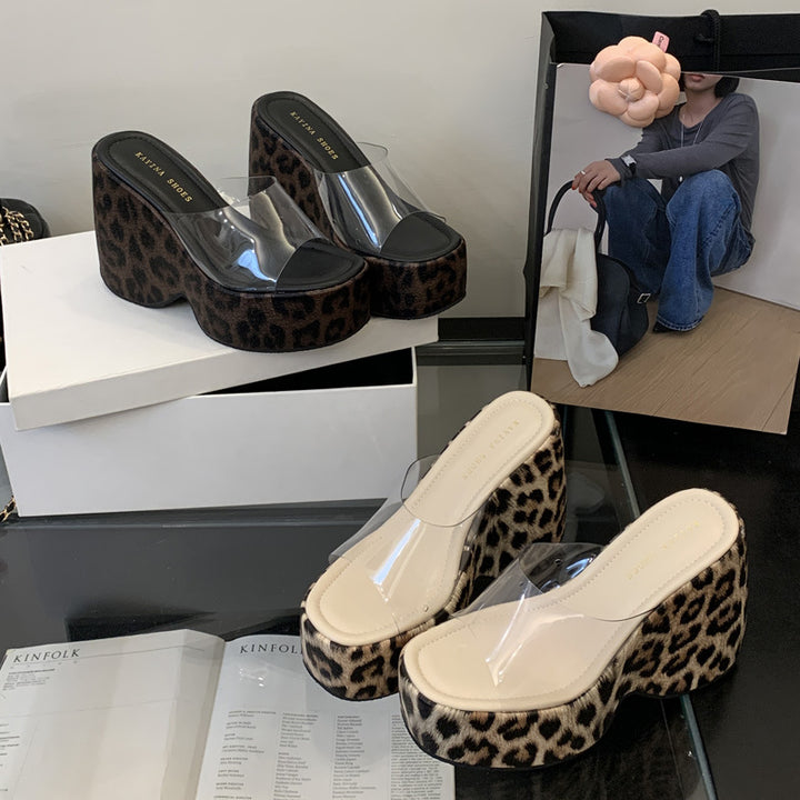 Dame Plateau-sandaler med transparente remme og spændende leopardmønster Stilla