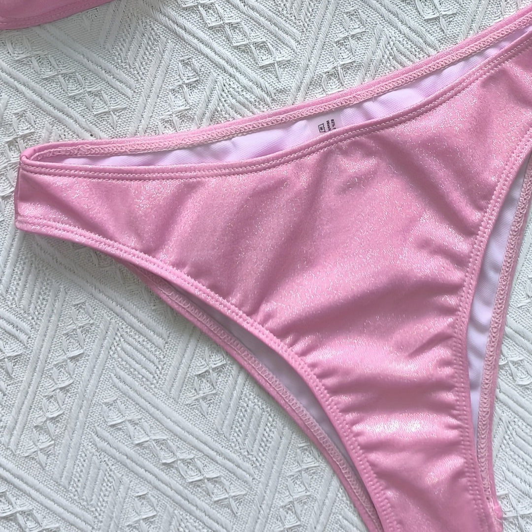 Dame Bandeau-Bikini-sæt med elegant rynkning og glamourøs detalje Stilla