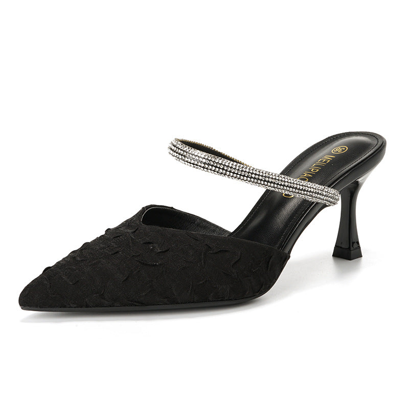 Dame elegante Sling-Pumps med dekorativ rufflestruktur og glitrende rem Stilla