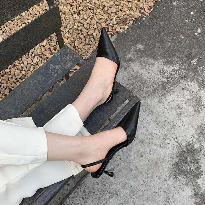 Dame Sling-pumps med elegant spids og fashionable teksturer Stilla