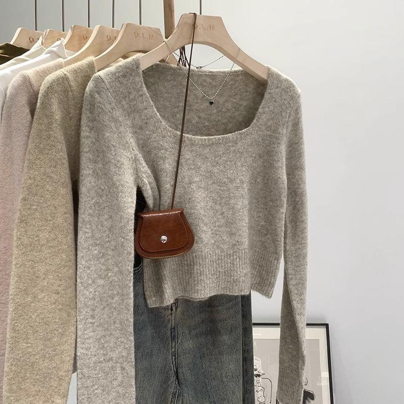 Kvinders elegante korte sweater med firkantet halsudskæring og fin strik tekstur Stilla