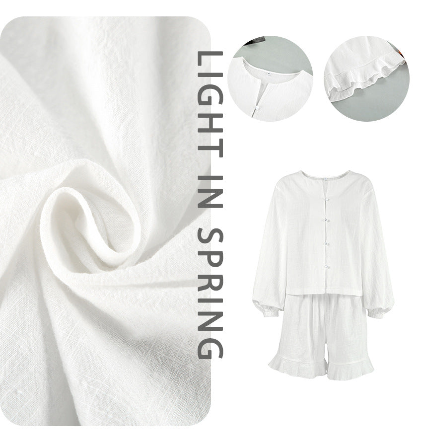 Dame sæt bestående af elegant bluse med ruffleshorts Stilla