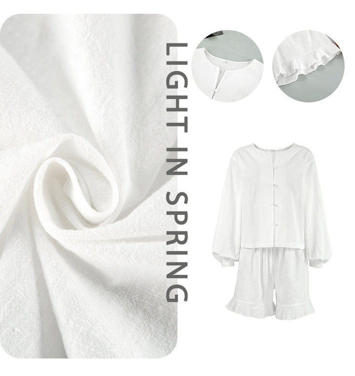 Dame sæt bestående af elegant bluse med ruffleshorts Stilla