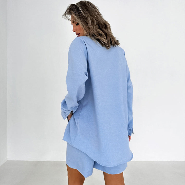Dame sæt bestående af oversized skjorte og shorts med elegant snit Stilla