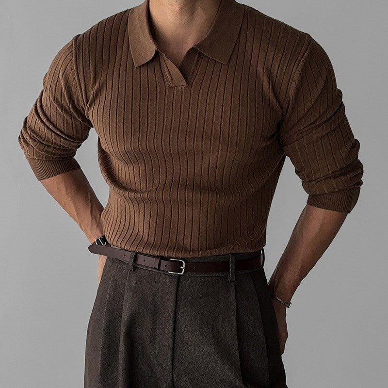 Herren nan figurtilpasset ribstrik polo sweater med åben V-udskæring og smal pasform Skovae