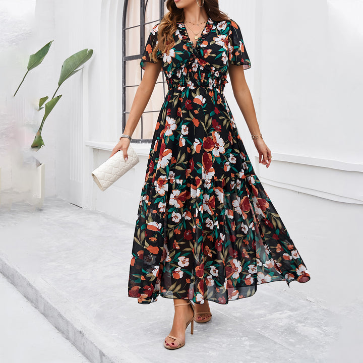 Dame Midi-Kjole med floral rynkning og elegant V-udskæring Skovae