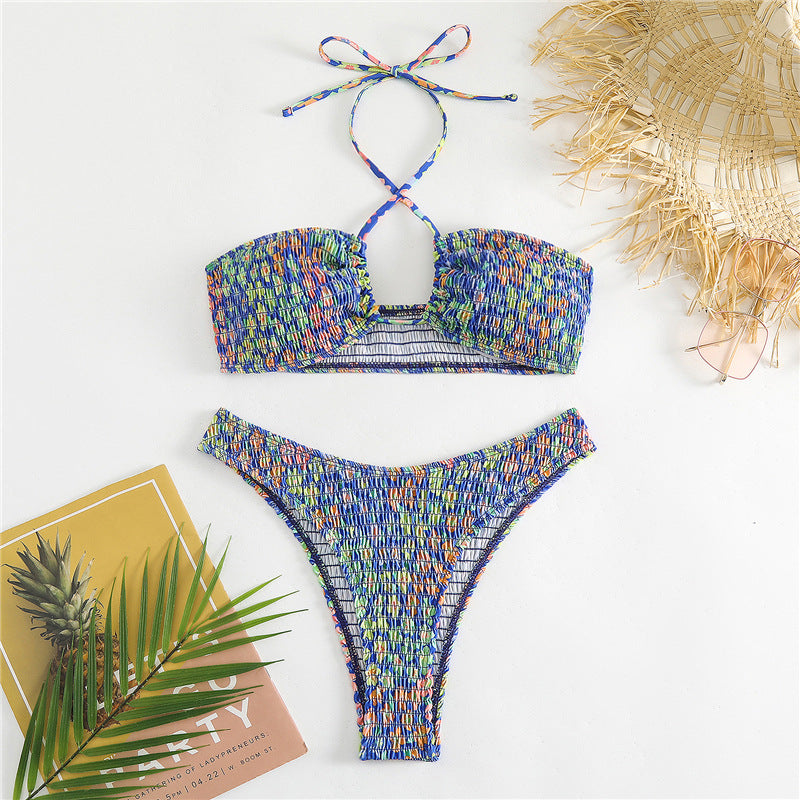 Dame bandeau-bikini med legende indpakningsdetalje og farverigt design Skovae