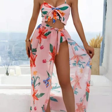 Dame sommerligt strandoutfit med blomsterprint Stilla