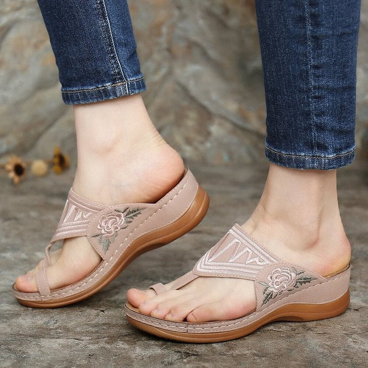 Dame Zehentrenner-sandaler med blomstret design og komfortabelt fodseng Stilla