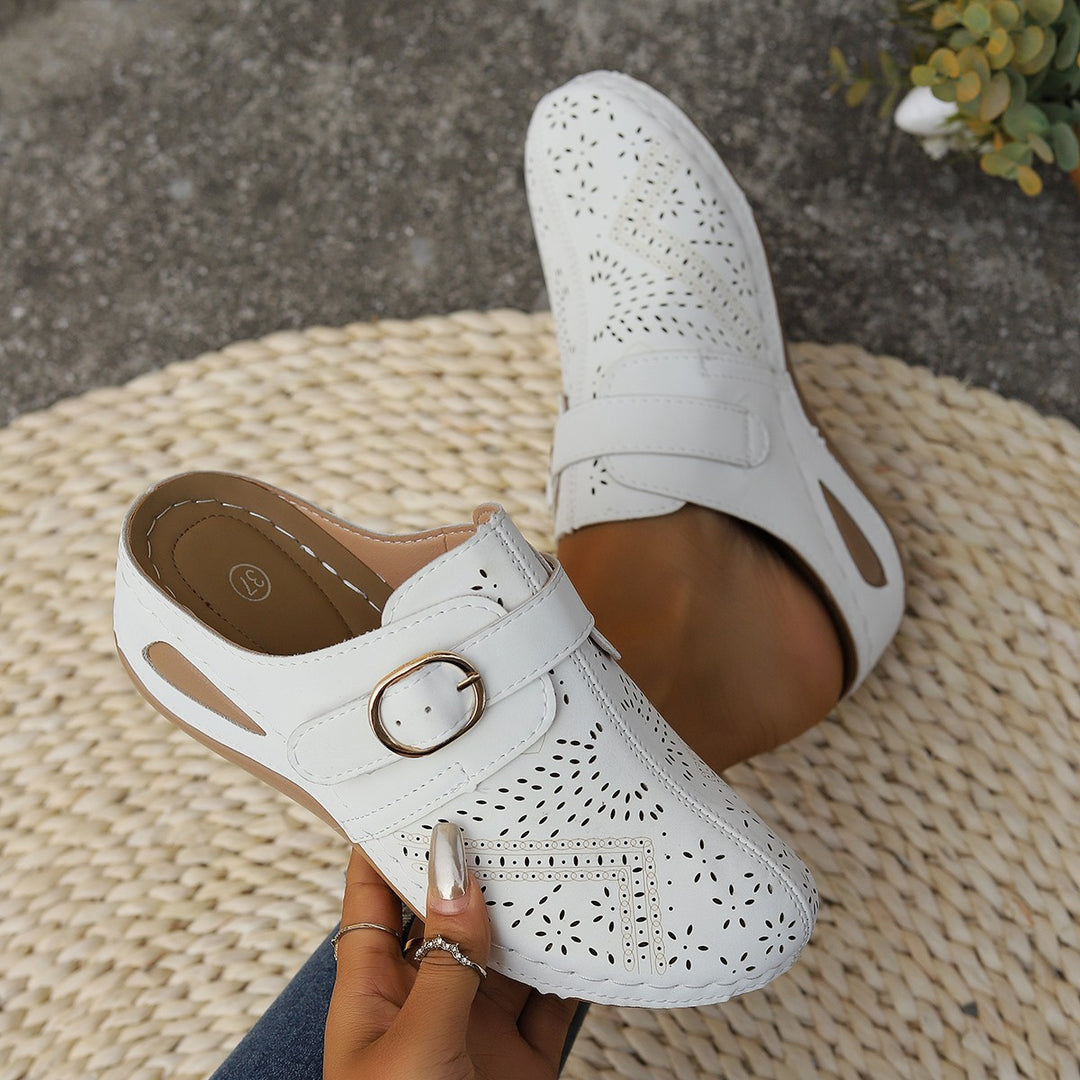 Dame Clogs med perforeret design og justerbar rem Stilla