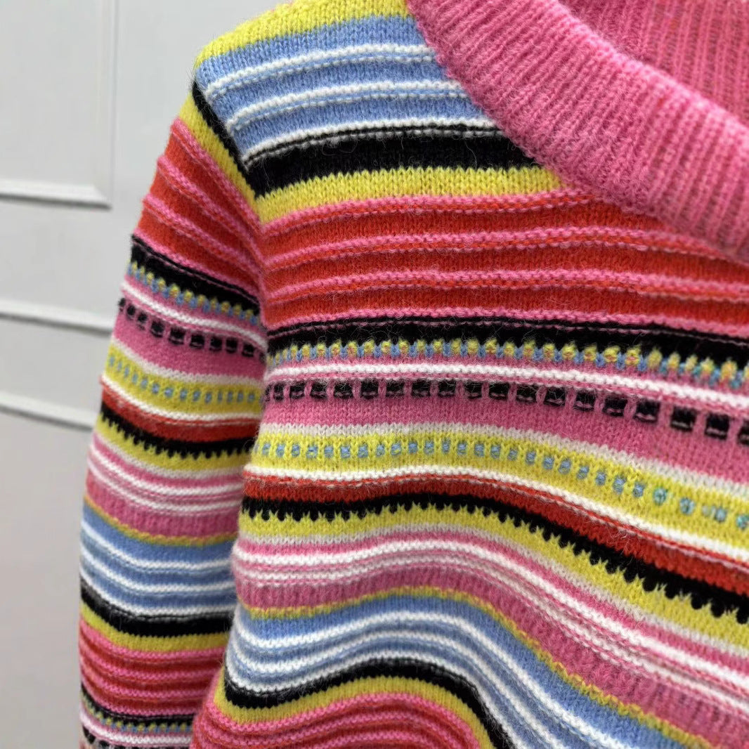 Dame sweater med farverigt stribet design og voluminøse ærmer Stilla