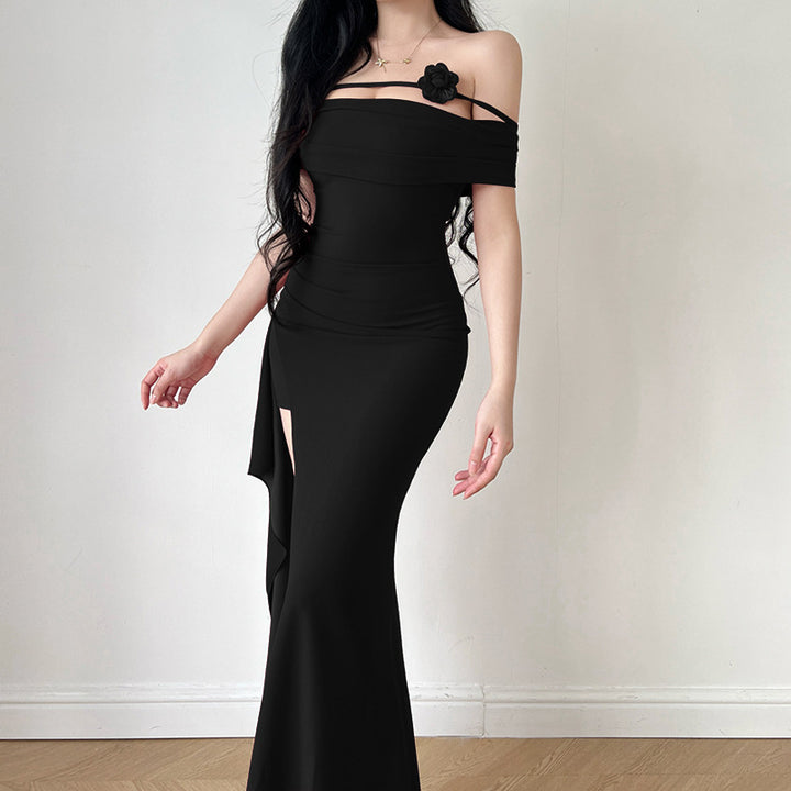 Kvinders elegante off-shoulder maxi kjole med sofistikeret snit og blomsterdetaljer
