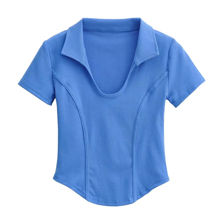 Dame tætsiddende poloshirt med raffineret krave og stilfulde sømdetaljer Stilla