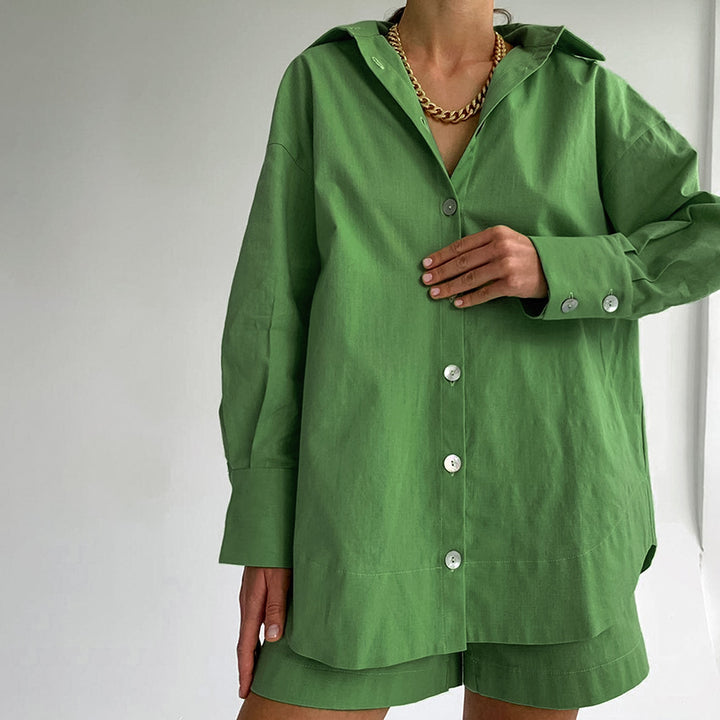 Dame overdimensioneret skjorte bluse i let materiale med lange ærmer og elegante knapper Stilla