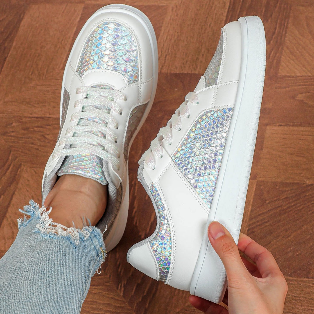 Dame Sneakers i moderne slangeskindslook Stilla