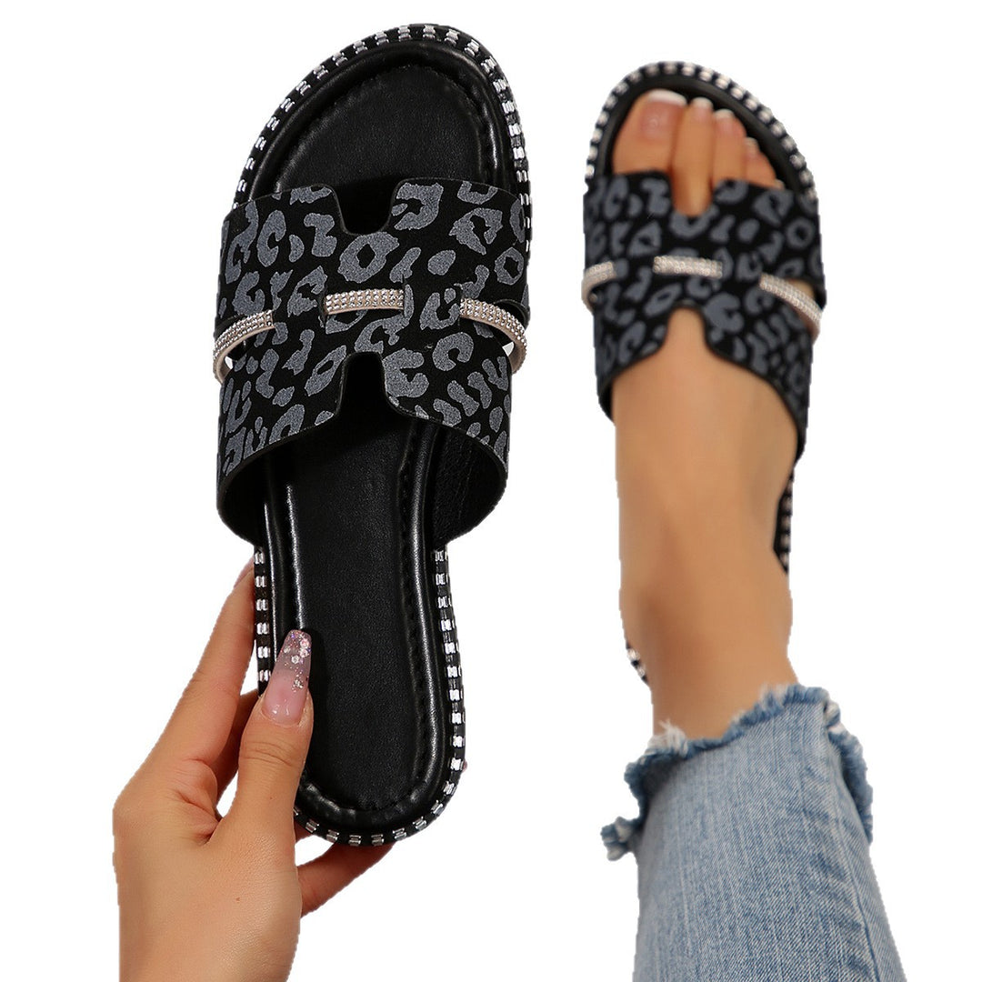 Dame pantofler med moderigtigt leopardmønster og elegante rhinestones Stilla